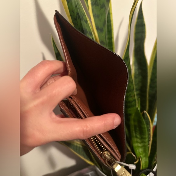 Authentic Louis Vuitton Monogram Tressor Wallet - Picture 10 of 16